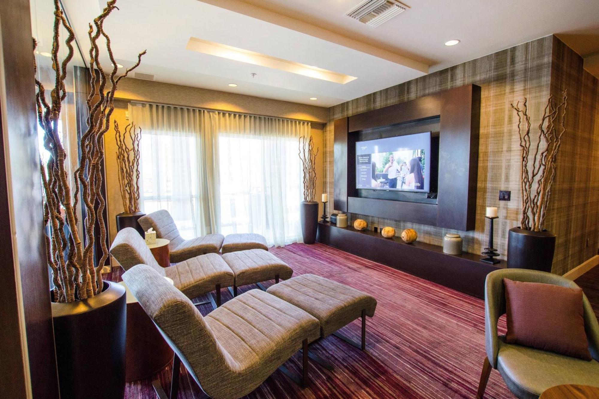 คอร์ตยาร์ด เวนจูรา ซิมีวัลเล่ย์ Hotel ซิมิวัลเลย์ ภายนอก รูปภาพ