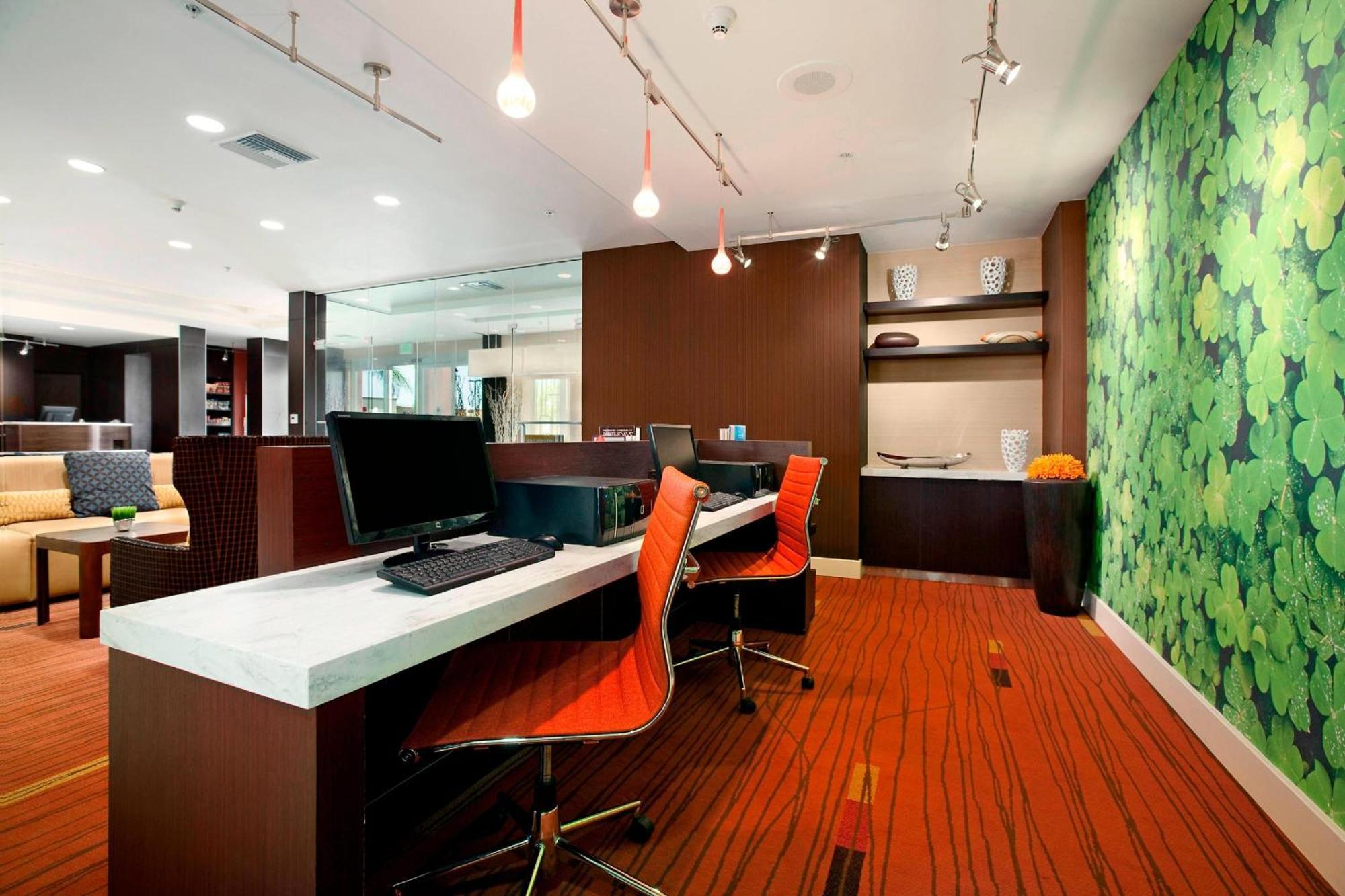 คอร์ตยาร์ด เวนจูรา ซิมีวัลเล่ย์ Hotel ซิมิวัลเลย์ ภายนอก รูปภาพ