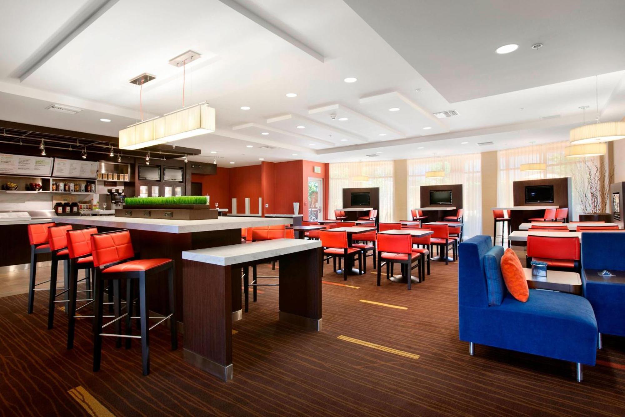 คอร์ตยาร์ด เวนจูรา ซิมีวัลเล่ย์ Hotel ซิมิวัลเลย์ ภายนอก รูปภาพ
