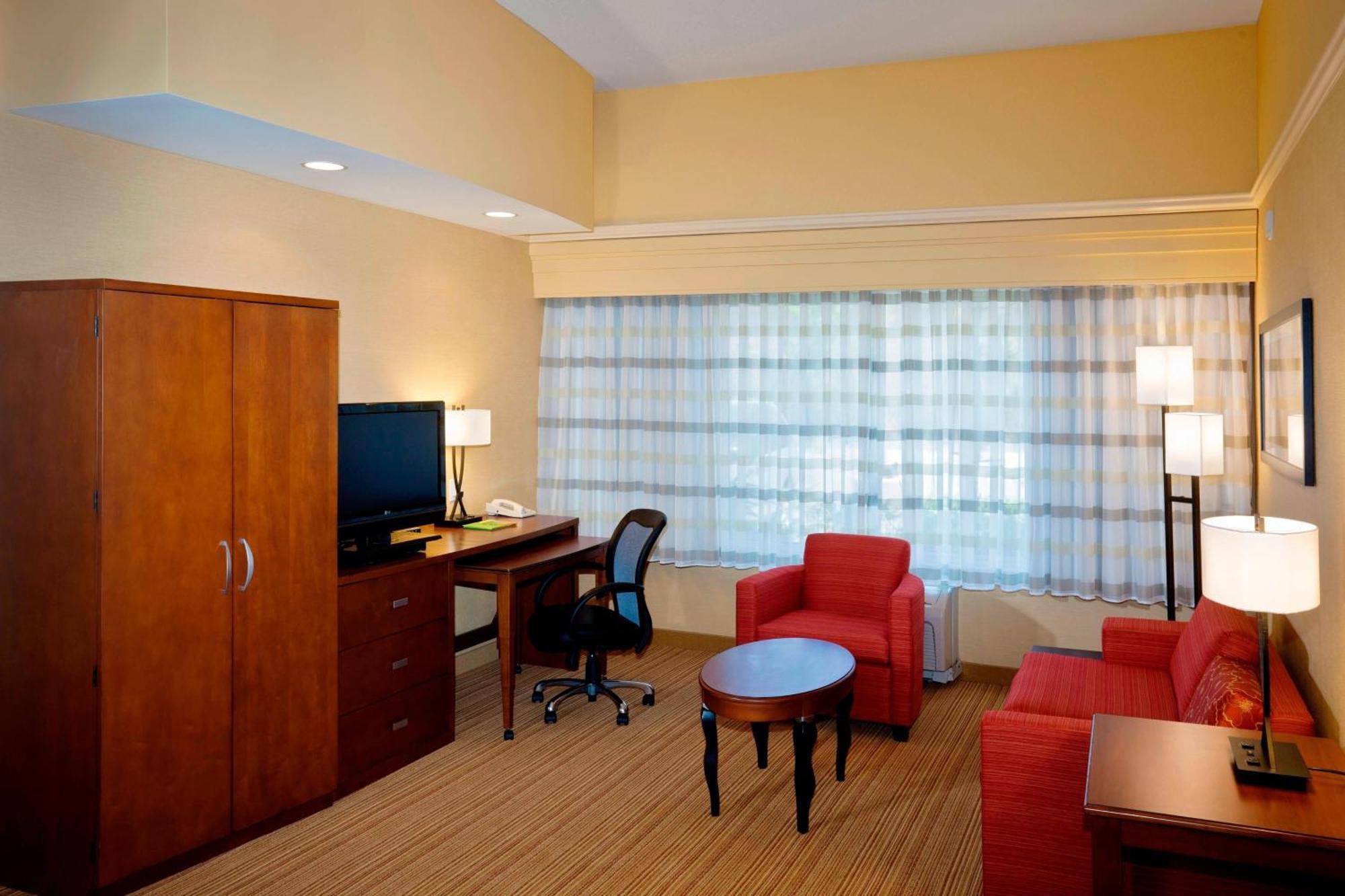คอร์ตยาร์ด เวนจูรา ซิมีวัลเล่ย์ Hotel ซิมิวัลเลย์ ภายนอก รูปภาพ
